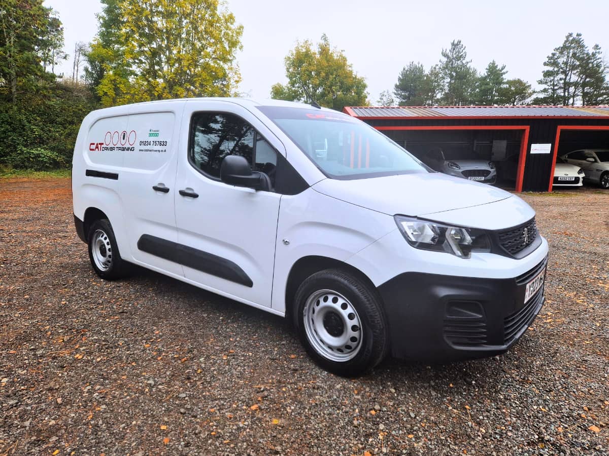 2023 Peugeot Partner van